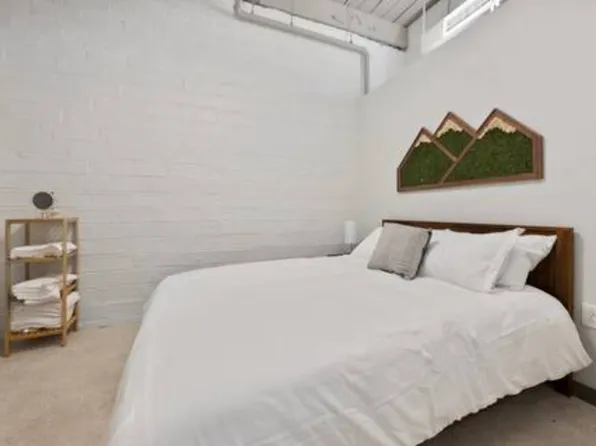 2125 Superior Ave E, Cleveland, OH