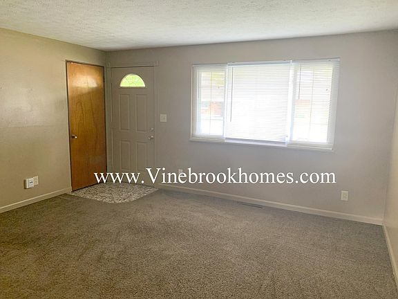 3rd image of 310 Astor Ave