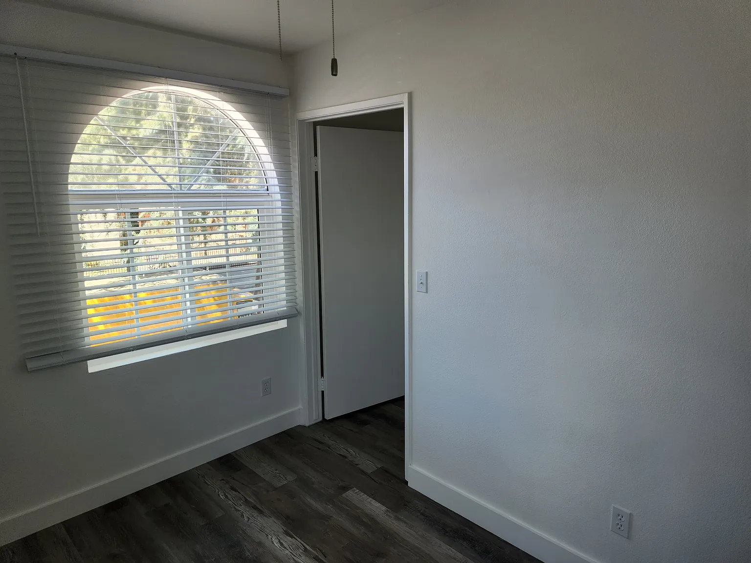 2 bed, 1000 sqft, $2,000 — Photo 2