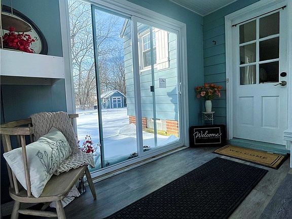 3rd image of 1544 Edgefield Rd