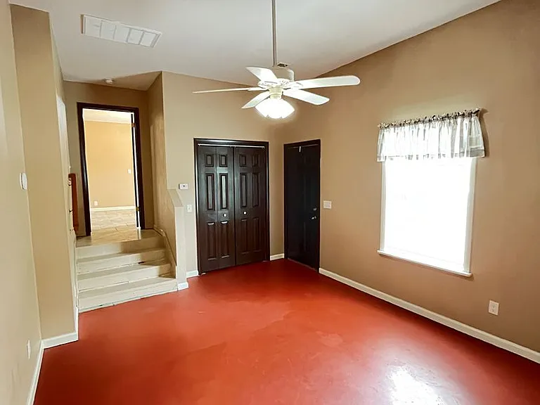 1848 E Rolling Hills Dr — Photo 2