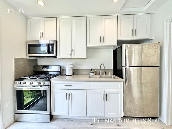 2nd image of 418 S Citrus Ave #418