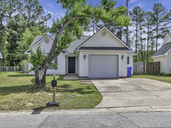 862 Nighthawk Pl, Fayetteville, NC 28314