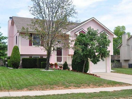 1st image of 1712 NE Patterson Dr