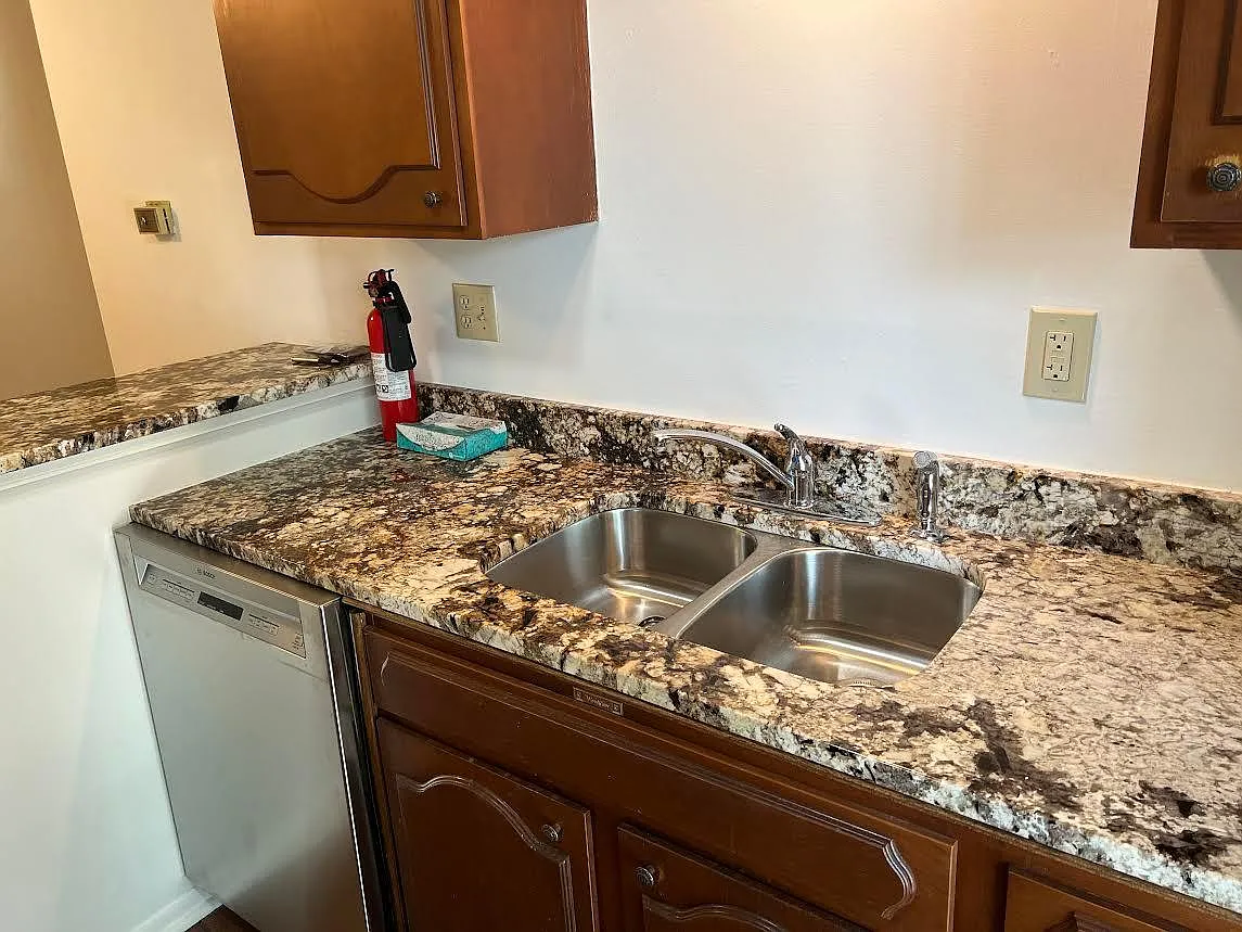 1 bed, 800 sqft, $1,095 — Photo 3