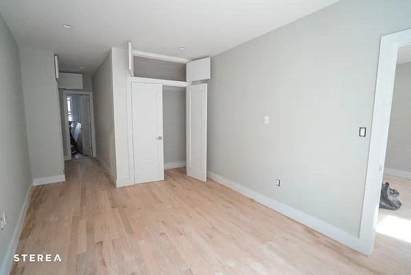 Rented by Sterea Agency | media 12