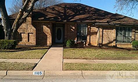 1st image of 1105 Woodvale Dr