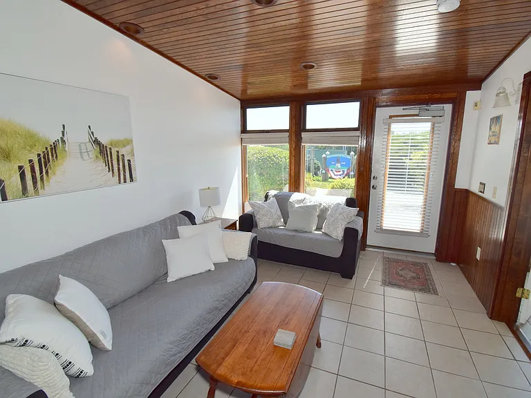 1499 Ocean Rd #1 — Photo 12