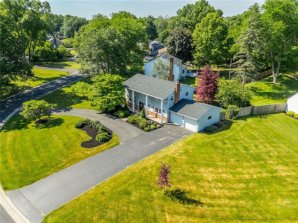 1st image of 52 Parkridge Dr