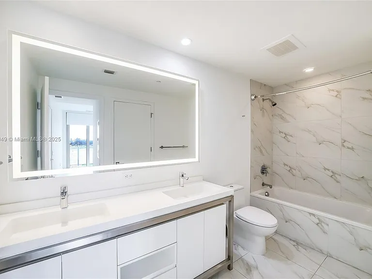 2000 Metropica Way #306 — Photo 19
