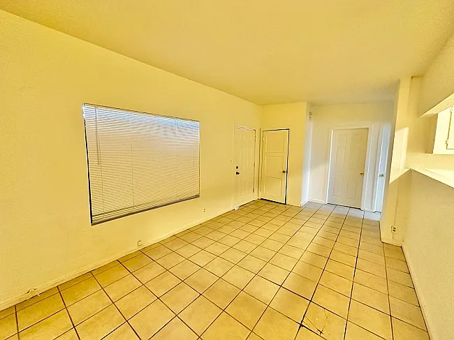 2 bed, $700 — Photo 3
