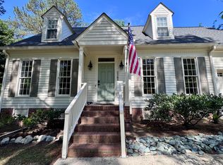 2470 Foxwood Dr, Chapel Hill, NC 27514