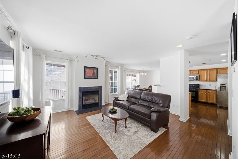 1st image of 1108 Shadowlawn Dr