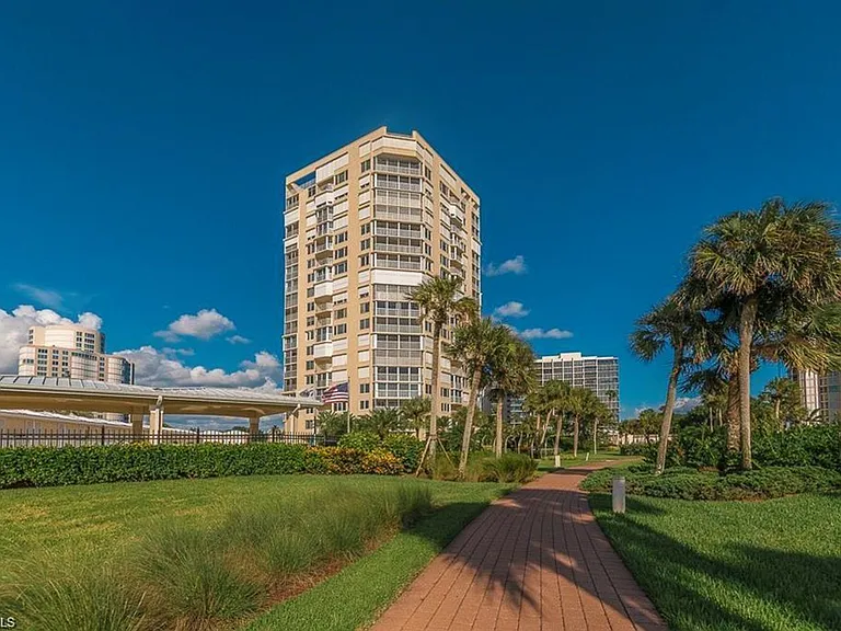 4041 Gulf Shore Blvd N #305 — Photo 31