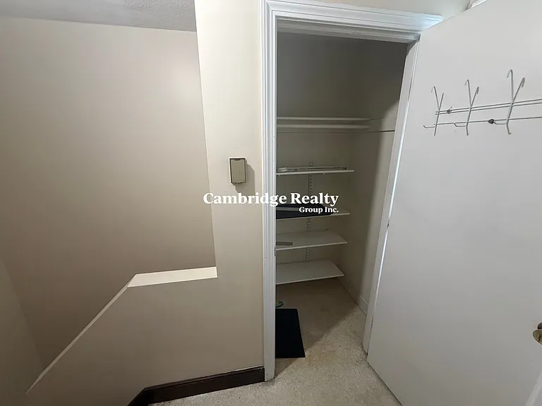 90-92 Sylvia St #2 — Photo 24