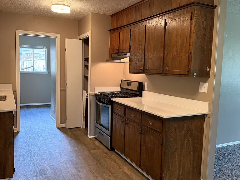 12134 E 21st Ct — Photo 4