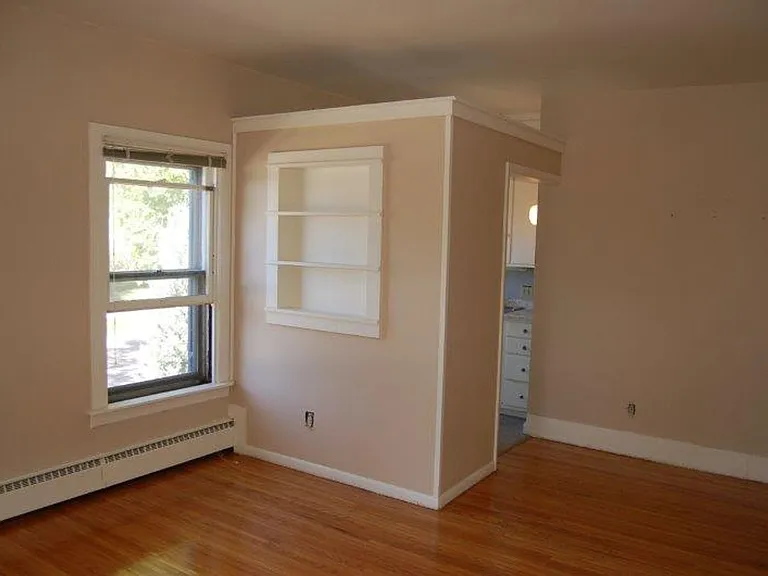 703 E Gorham St — Photo 4