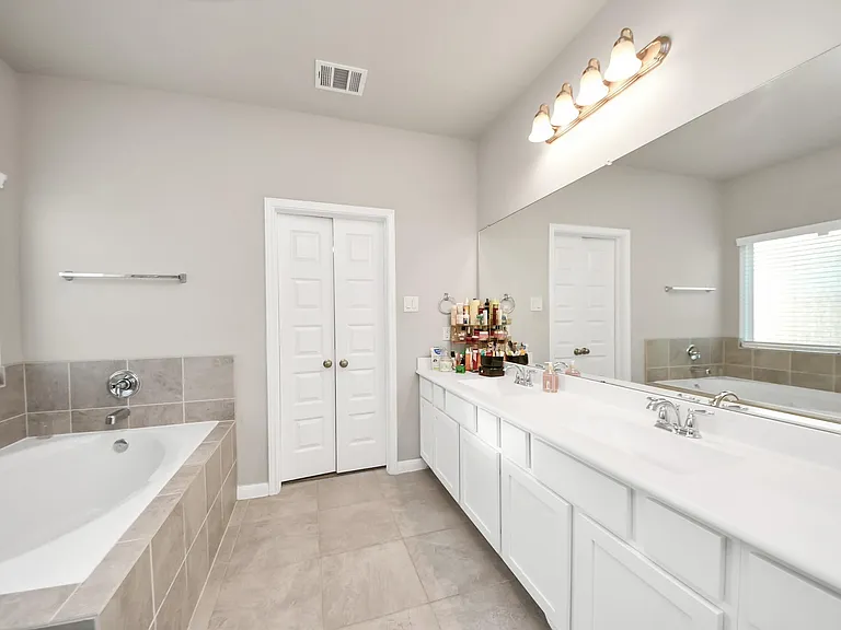 6302 Prince Place Dr — Photo 24