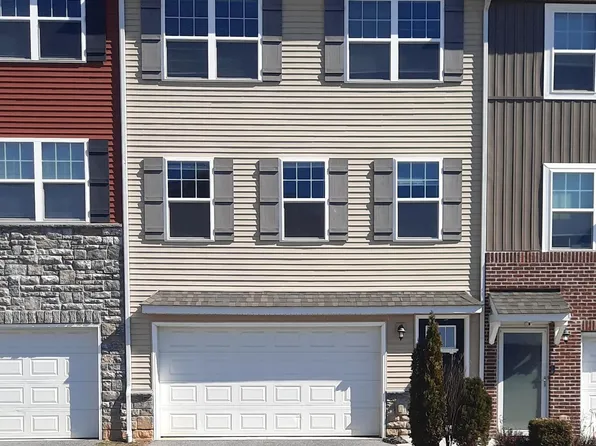 803 Schooner Ln, Mechanicsburg, PA 17050