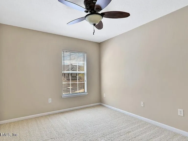 11225 N Castlemain Cir — Photo 25