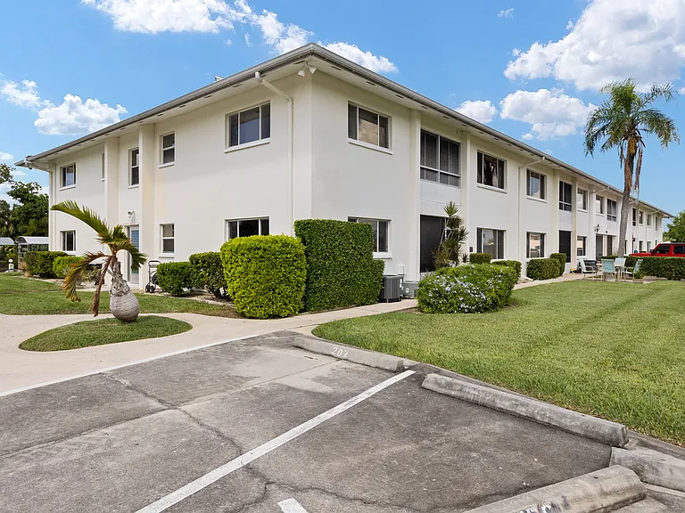 4802 Tudor Dr #210 — Photo 14