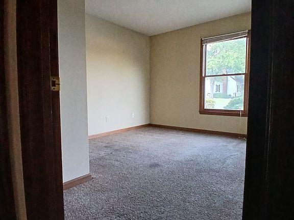 4th image of 1002 Nevin Dr NW