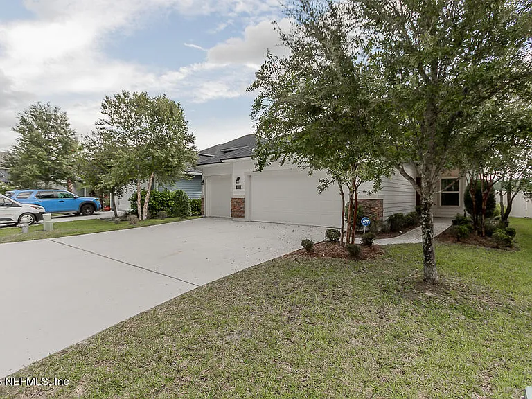 1492 Autumn Pines Dr — Photo 3