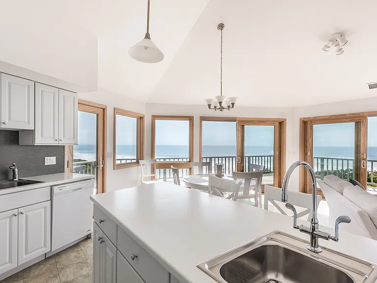 108 Surfside Ave — Photo 5