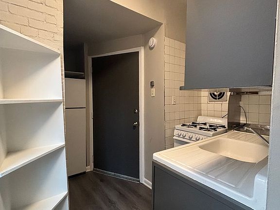 3rd image of 9 E Read St APT 2A