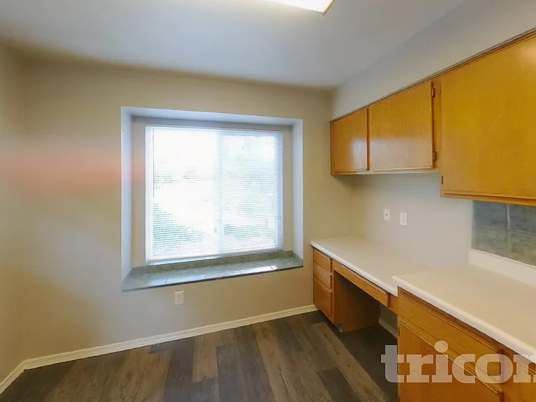 2920 Frazier Ln — Photo 3