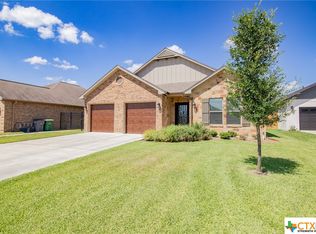 104 Luke Ct, Victoria, TX 77904