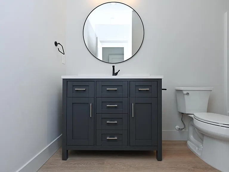 Upstairs bathroom bedroom 2
