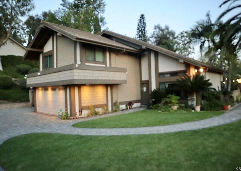 2nd image of 1020 Calle Frondosa