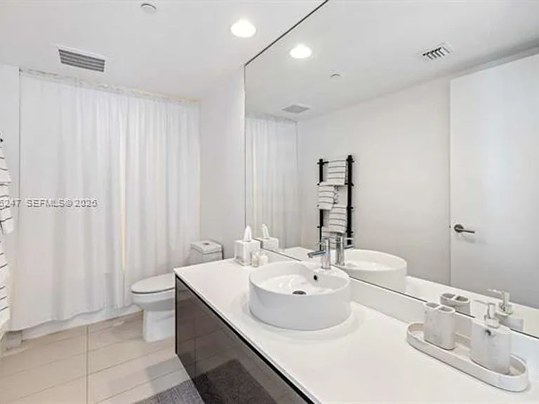 31 SE 6th St #2101 — Photo 8