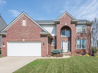 57802 Cider Mill Dr, New Hudson, MI
