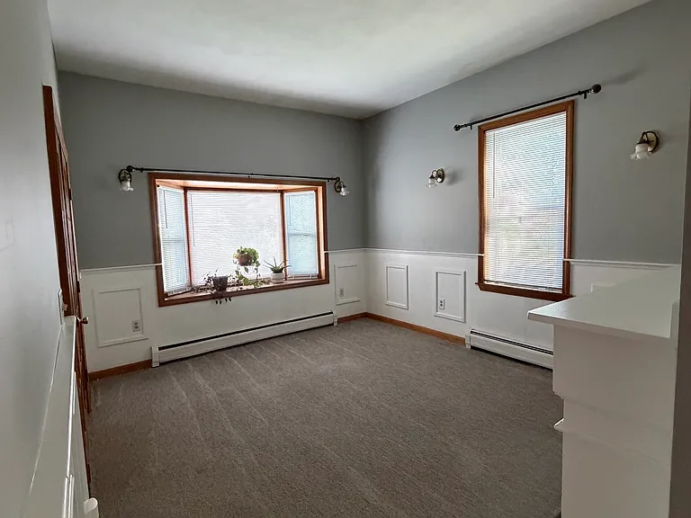 92 Chestnut St — Photo 2