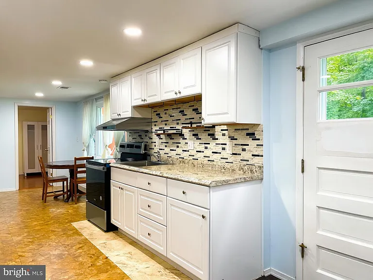 9122 Bridgewater St #A — Photo 4