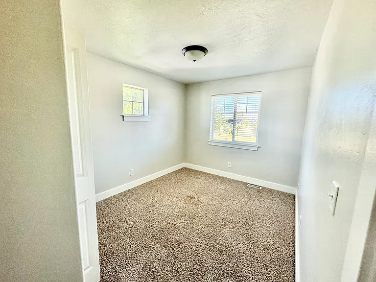 177 S 4 W — Photo 30