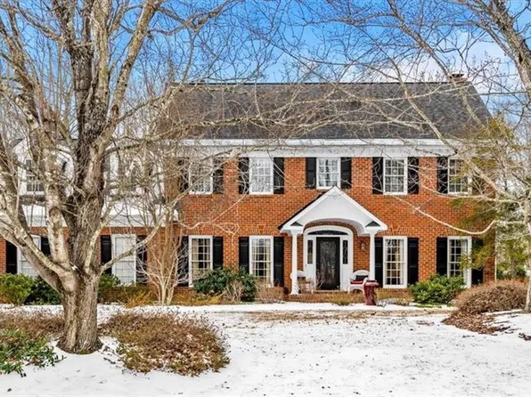 3712 Waldenbrook Rd, Greensboro, NC 27407