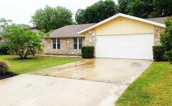 3rd image of 1309 Dove Haven Dr