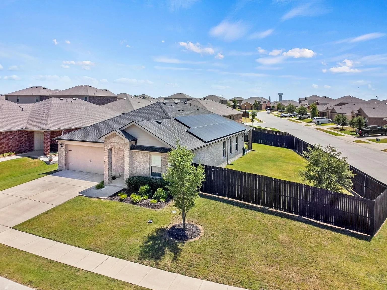 4 bed, 1891 sqft, $1,950 — Photo 3