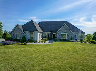 W376N7995 McMahon Rd, Oconomowoc, WI 53066