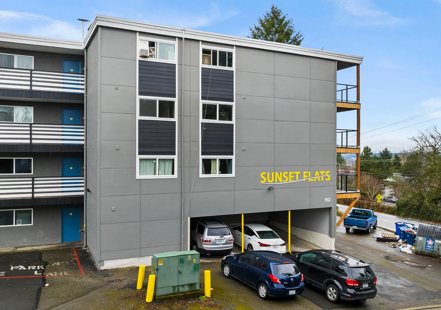 Sunset Flats — Photo 2