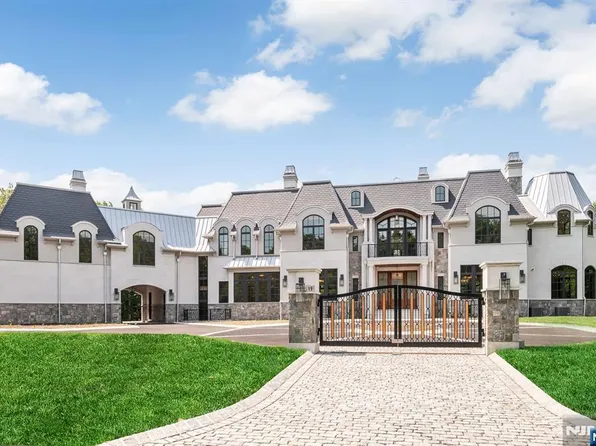 19 Rio Vista Dr, Alpine, NJ 07620