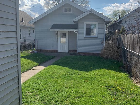 2nd image of 1009 National Ave