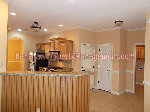 5th image of 435 Whispering Creek Dr