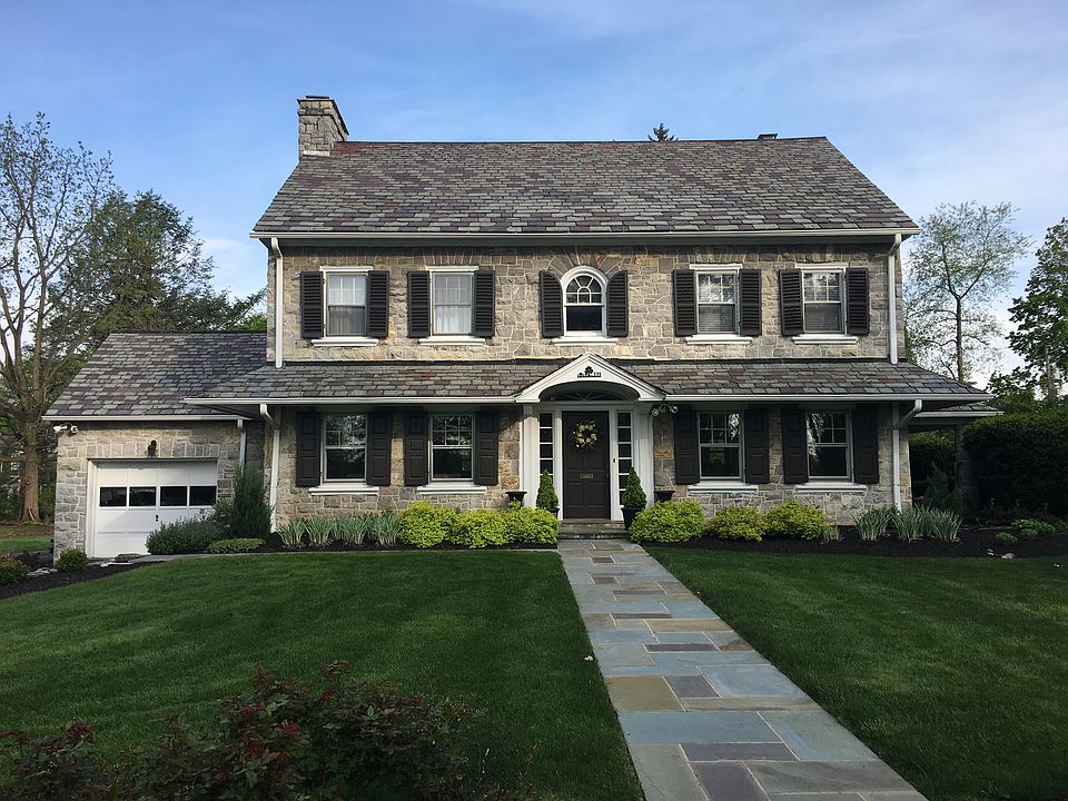 2nd image of 333 W Park Ave