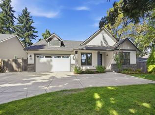 2595 Crescent Ave, Eugene, OR 97408