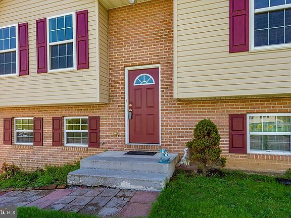 2nd image of 18825 Diller Dr