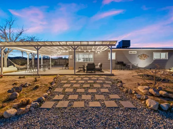 811 Cherokee Trl, Yucca Valley, CA 92284